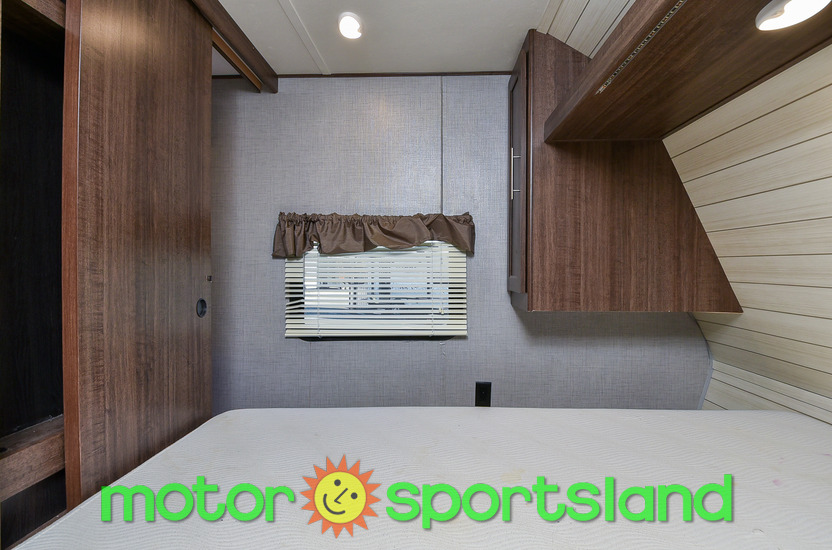 2018 CrossRoads Zinger ZR328SB - Image 29