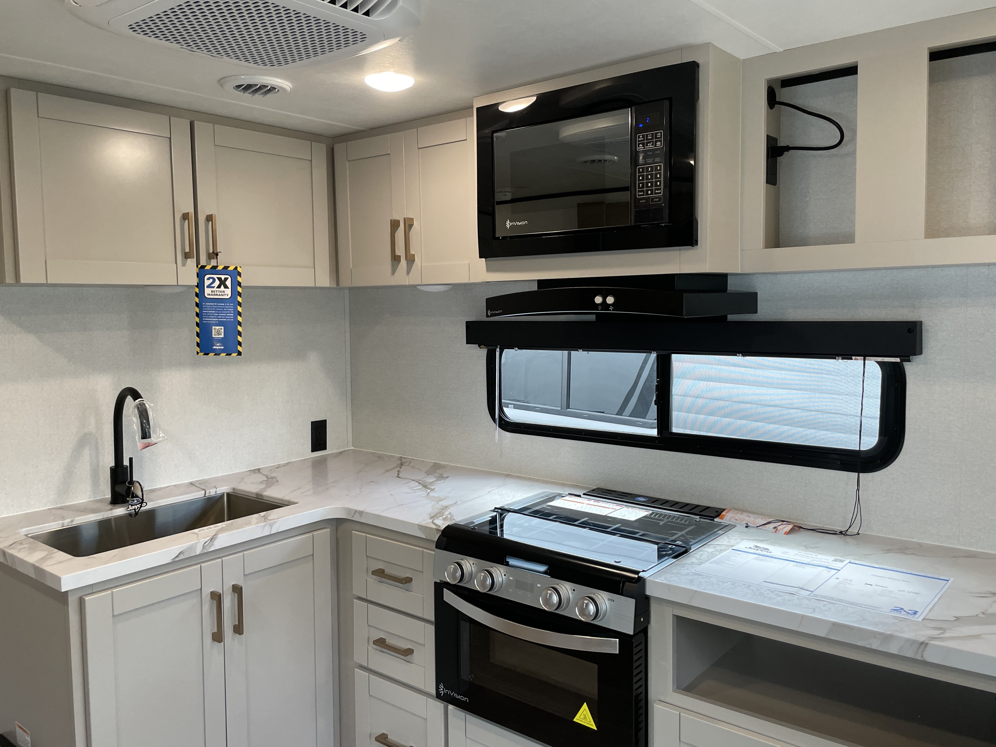 2027 Jayco Jay Feather SL 25RLSL - Image 9
