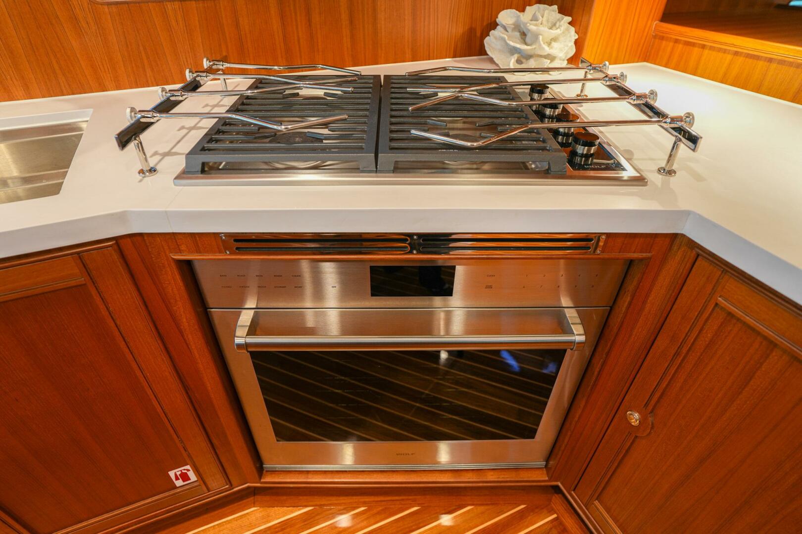2025 Marlow Explorer 70E-CB - Image 17