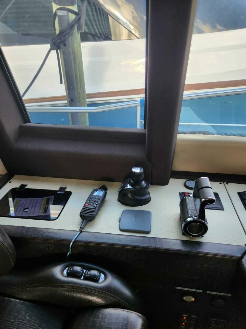2014 Azimut Flybridge - Image 60