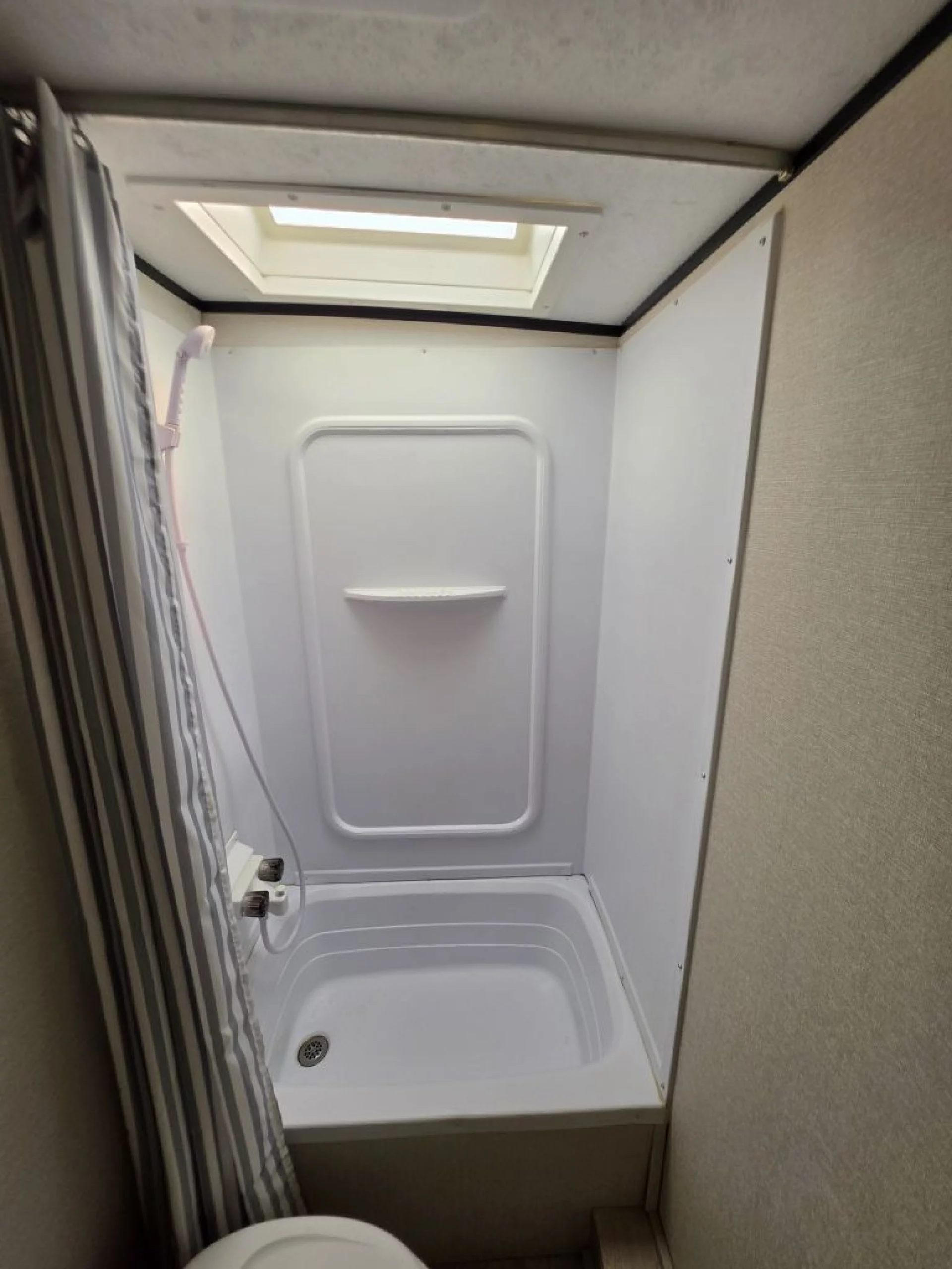 2022 COACHMEN APEX NANO 208BHS - Image 20