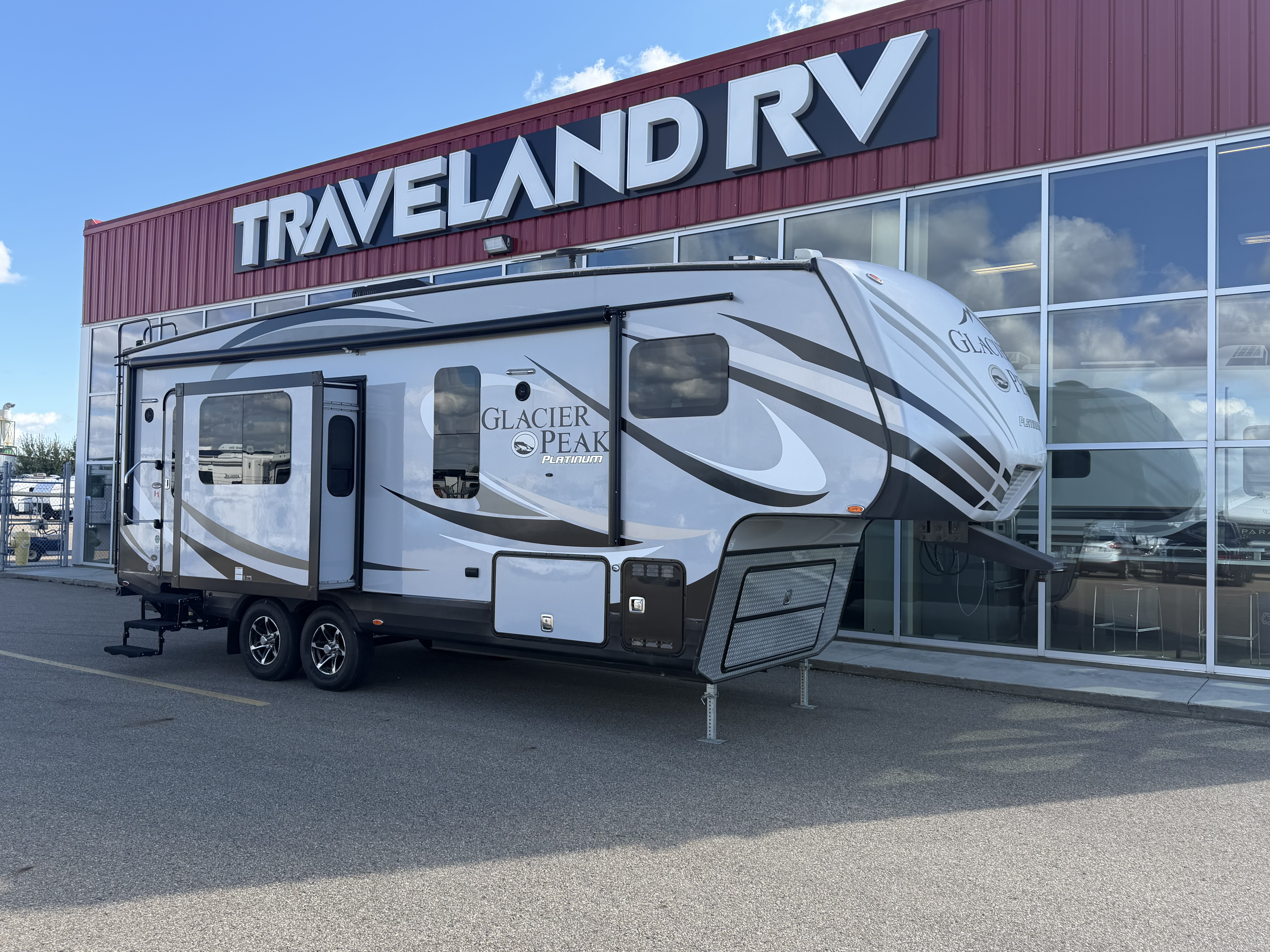 2016 OUTDOORS RV Mountain Series Glacier Peak 26RKS WALLOWA - Image 1