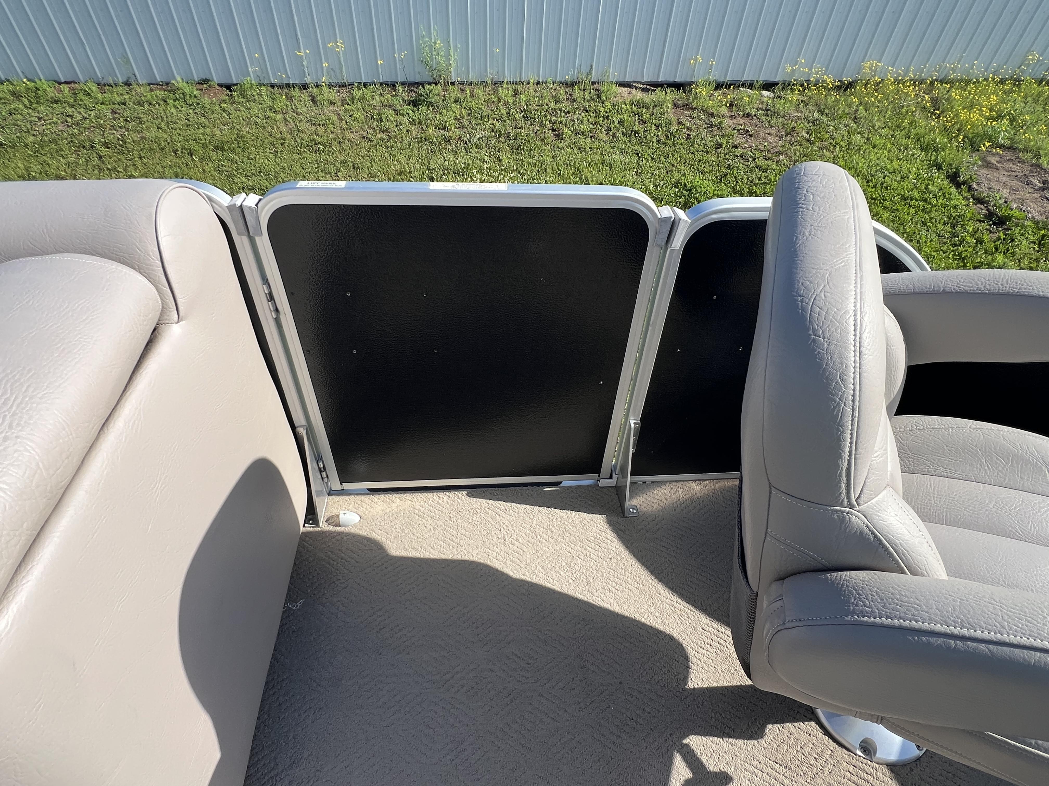 2012 PREMIER 201 EXPLORER - Image 19