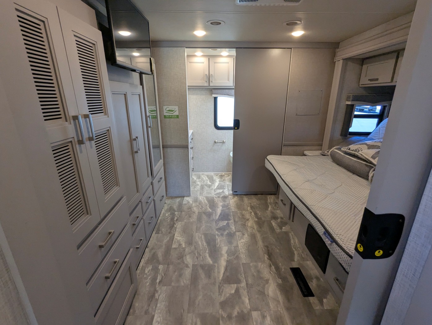 2023 Thor Motor Coach Challenger 37DS - Image 44
