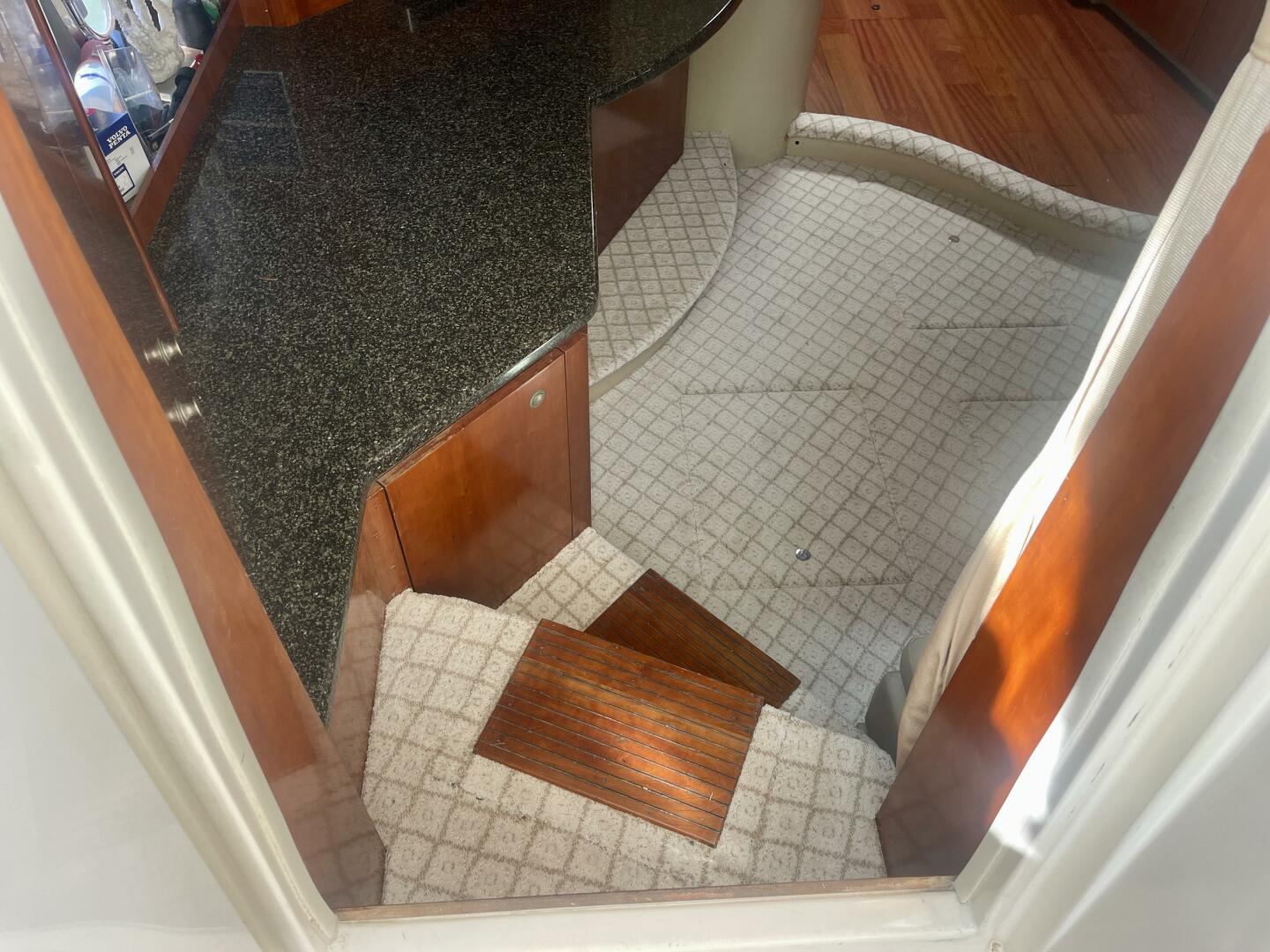 2006 Cruisers Yachts 420 Express - Image 16