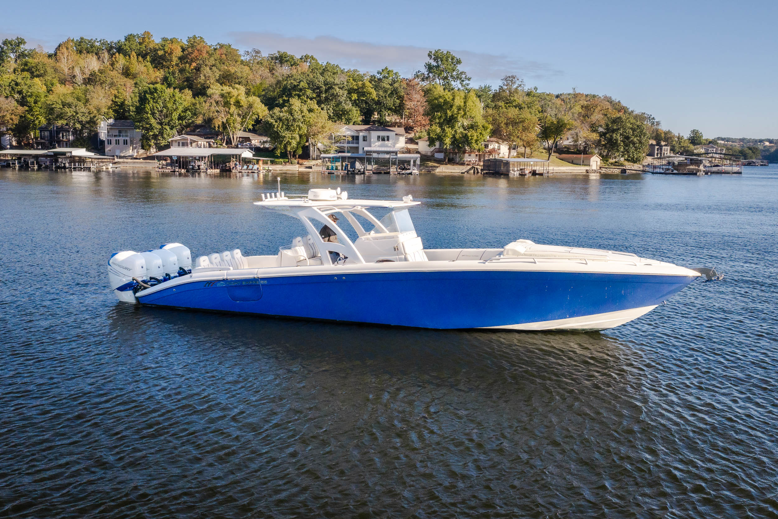 2017 Midnight Express 39 Cuddy  - Image 4