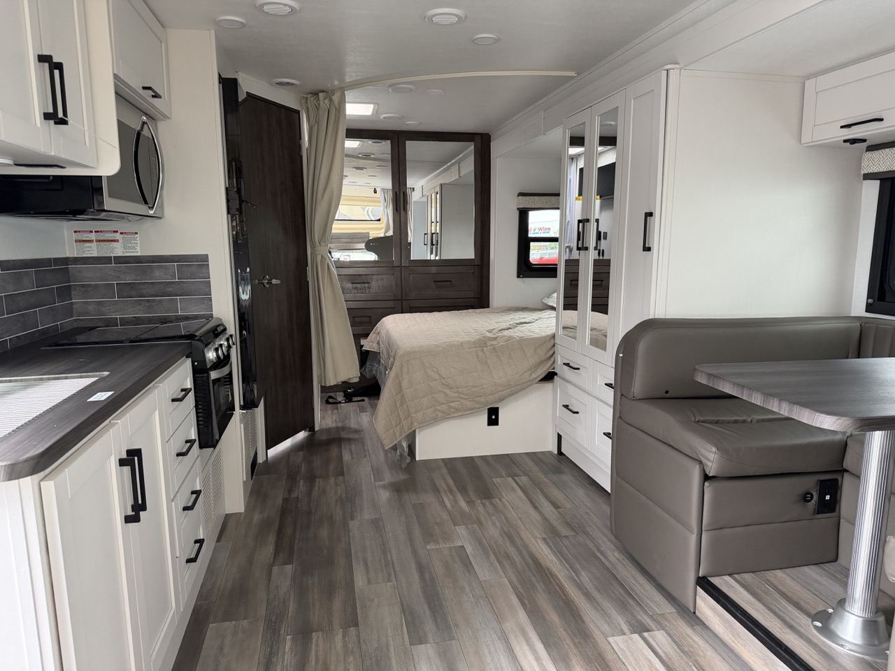 2026 Entegra Coach Odyssey 24B - Image 7
