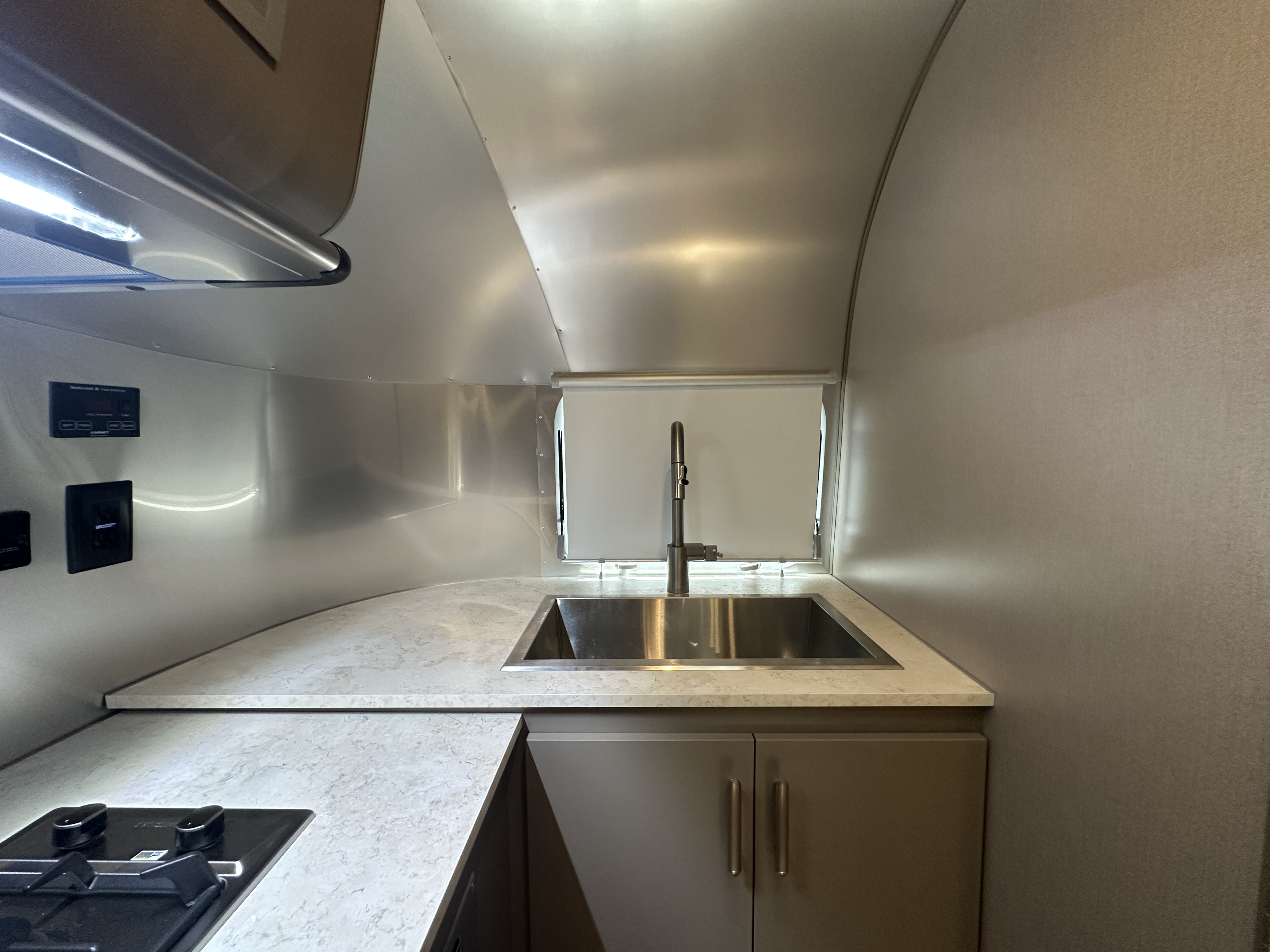 2027 Airstream Caravel 20FB - Image 18