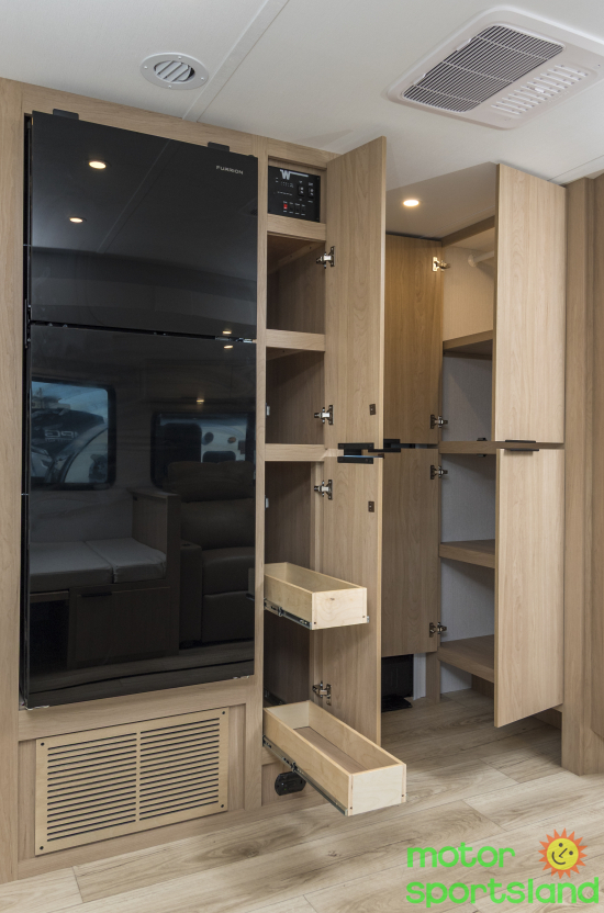 2026 Winnebago Thrive 26FKD - Image 29