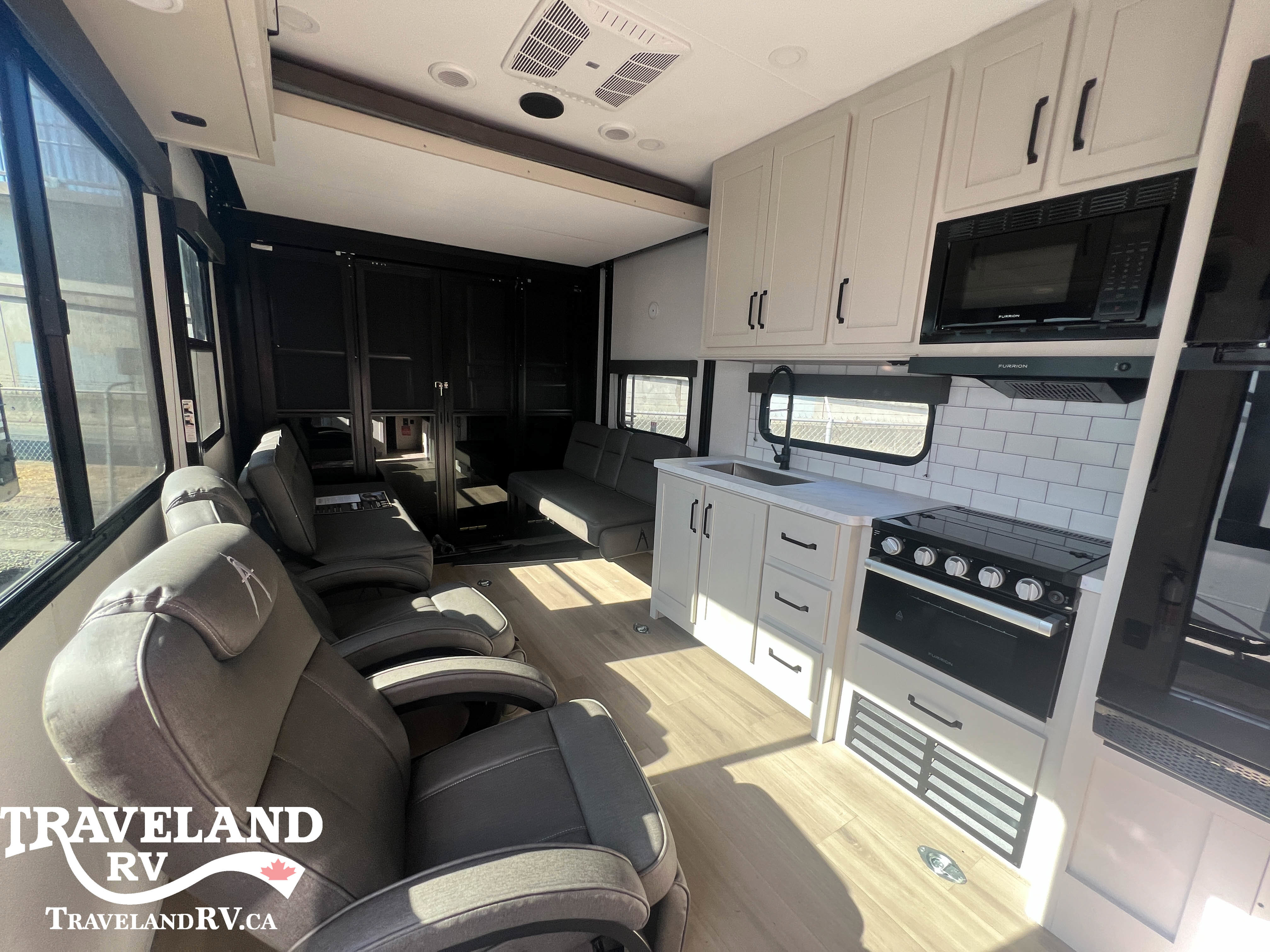 2026 Grand Design Momentum G-Class 21G - Image 8