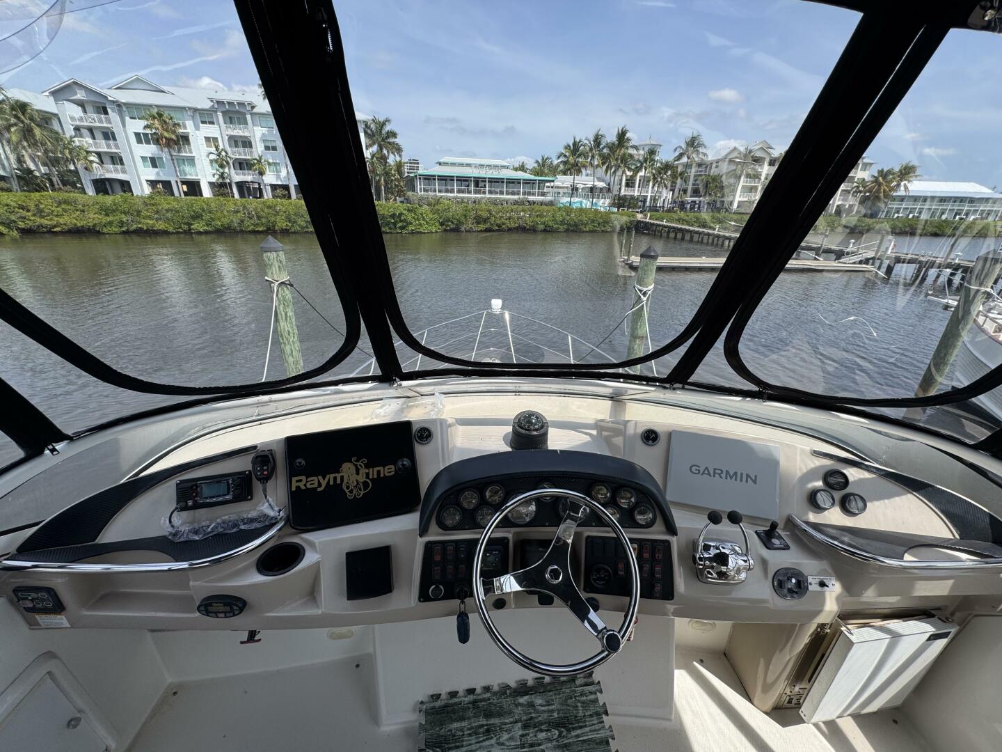 2005 Carver - Image 16