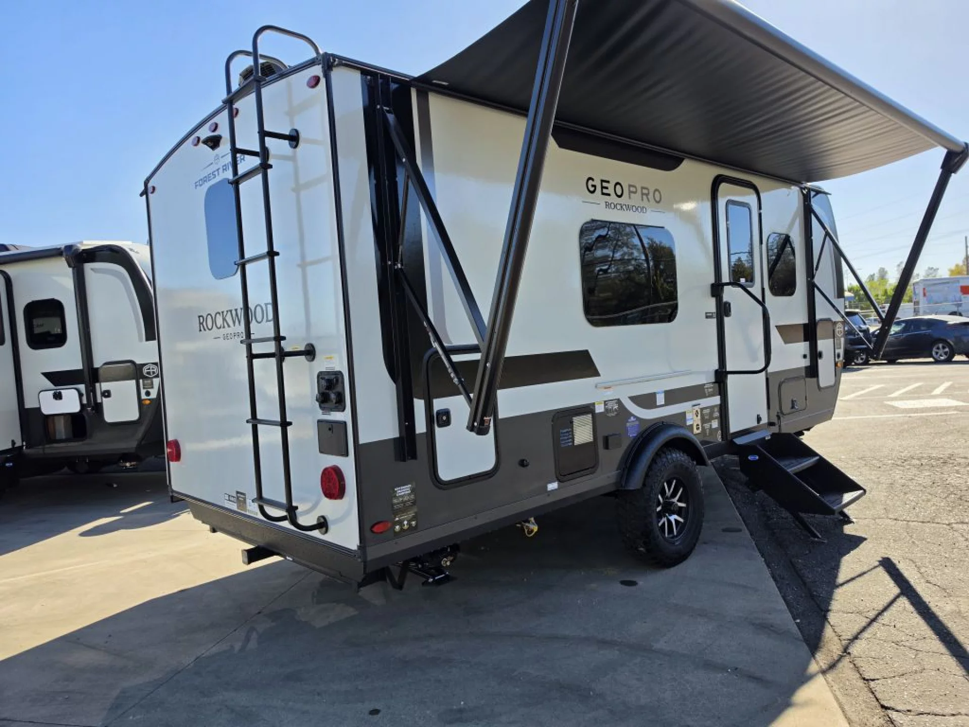 2027 FOREST RIVER ROCKWOOD GEO PRO 19SFD - Image 5