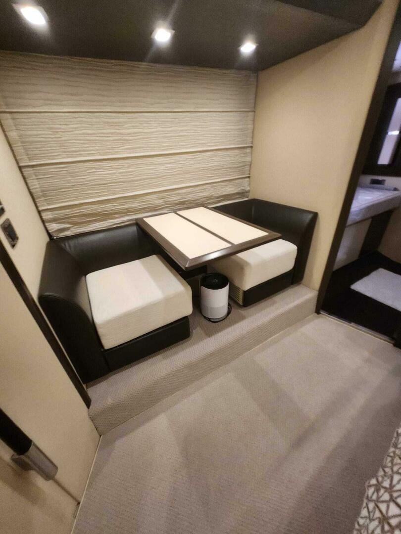 2014 Azimut Flybridge - Image 77