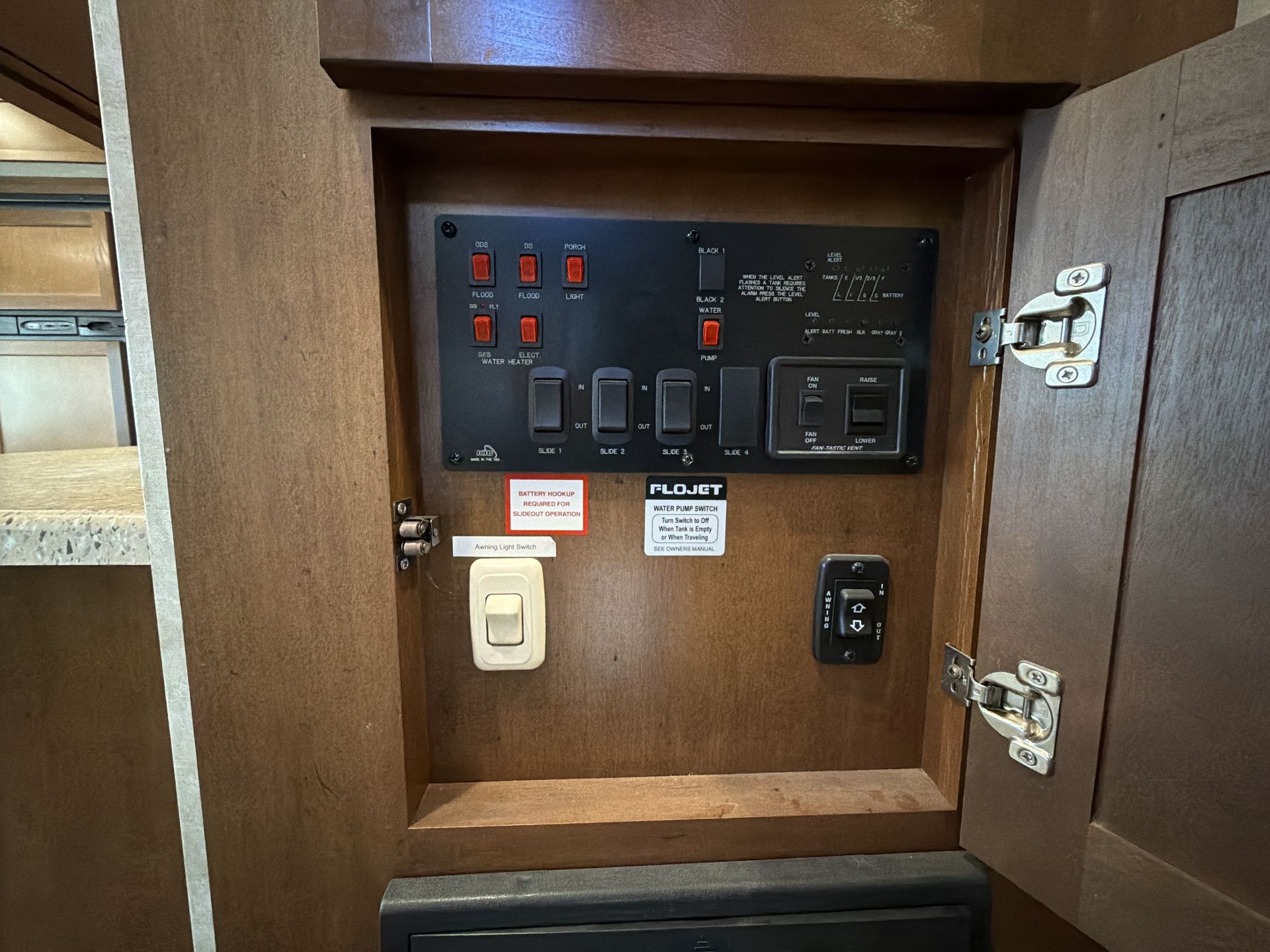 2016 Highland Ridge Light LF297RLS - Image 36