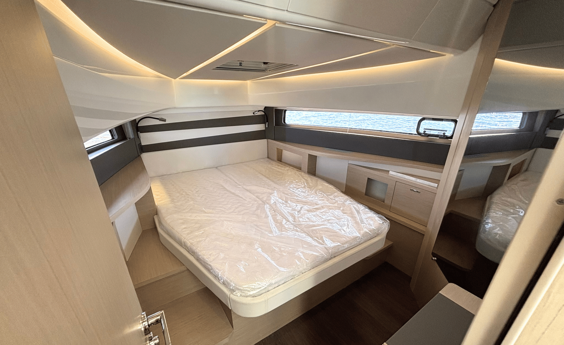 2025 JEANNEAU DB 37 - Image 45