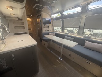 2026 AIRSTREAM GLOBETROTTER 30RBQ - Image 13