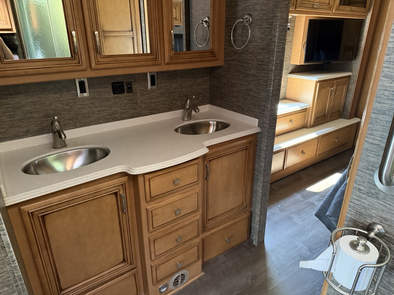 2016 Newmar Ventana LE 4044 - Image 15