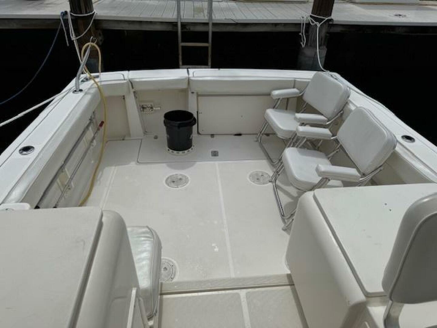 2002 Pursuit 3000 Express - Image 11