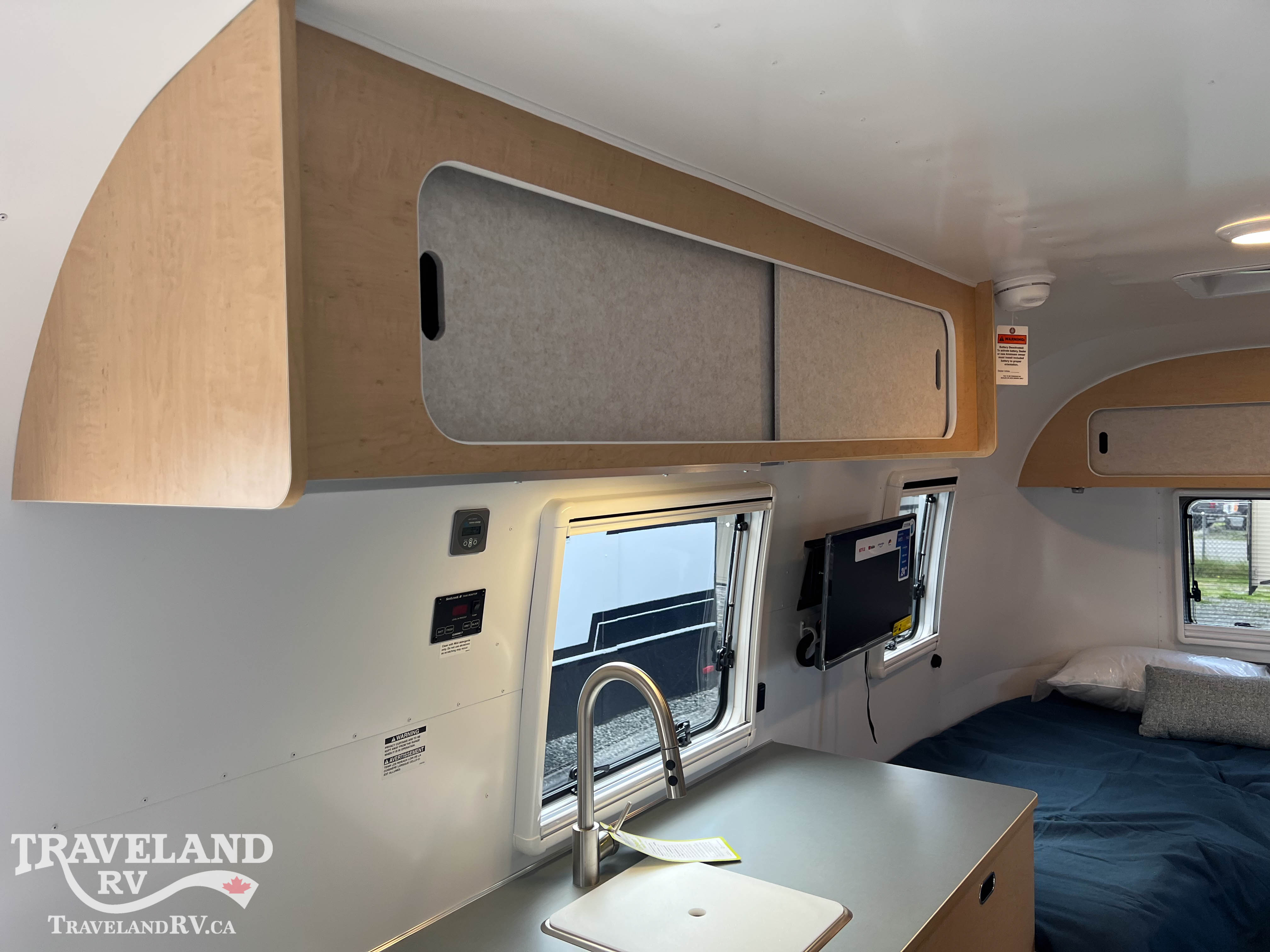 2026 AIRSTREAM 22RB WORLD TRAVELER - Image 11