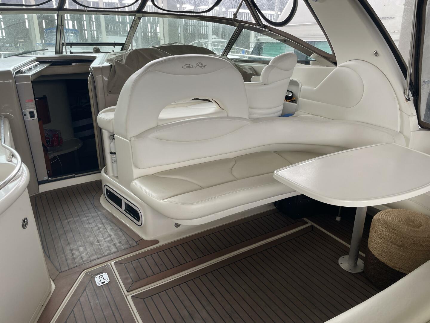 2001 Sea Ray 380 Sundancer - Image 4
