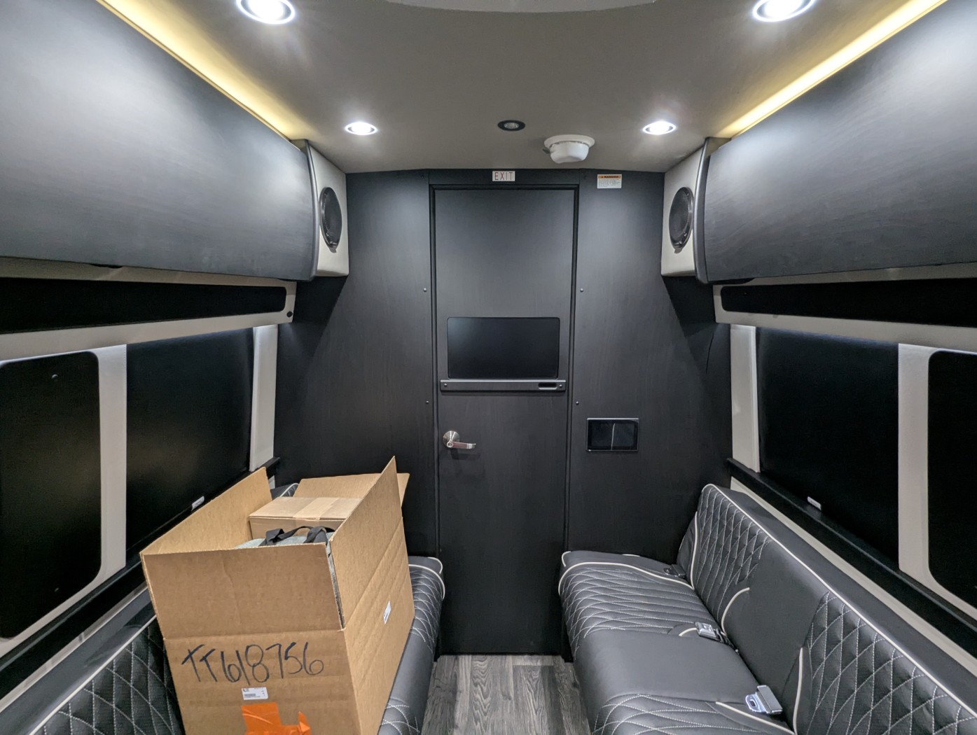 2027 Midwest Automotive Designs Luxe Cruiser - Image 31