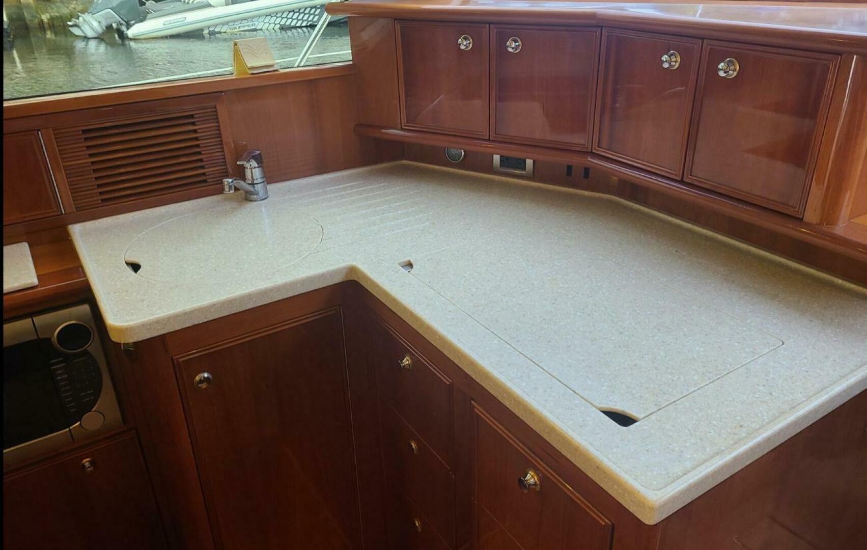 2009 Riviera 47 Enclosed Flybridge Series II - Image 29
