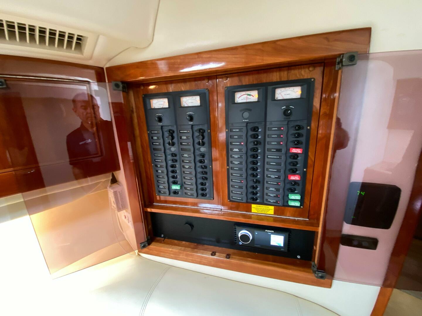2002 Riviera 47 Excalibur - Image 23