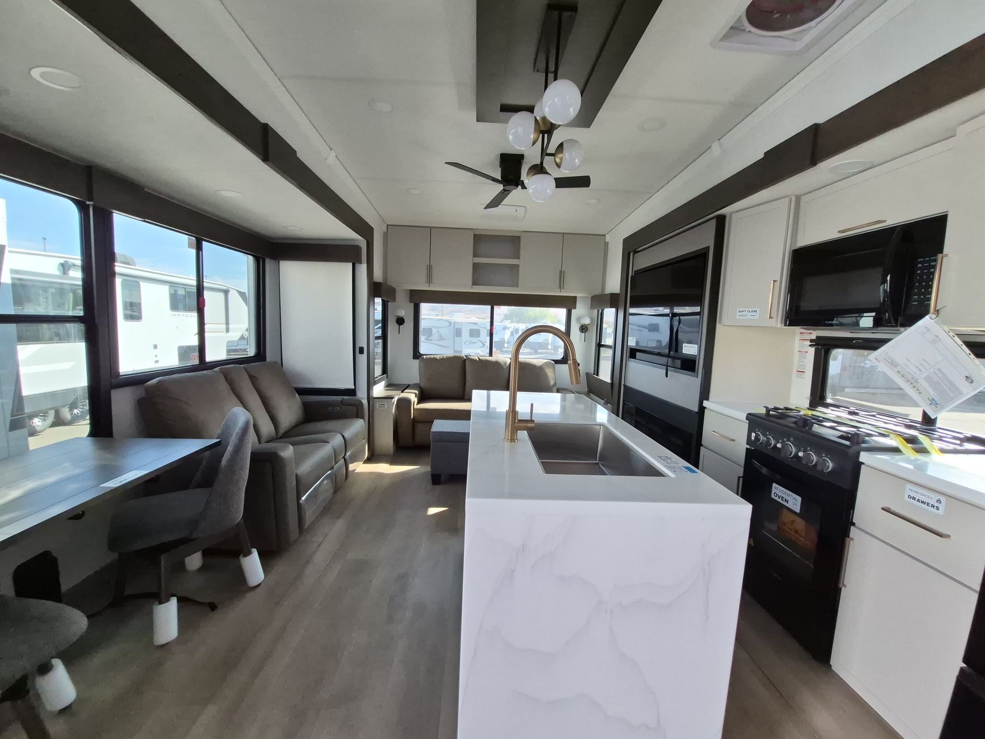 2027 Alliance RV Paradigm 340RL - Image 15