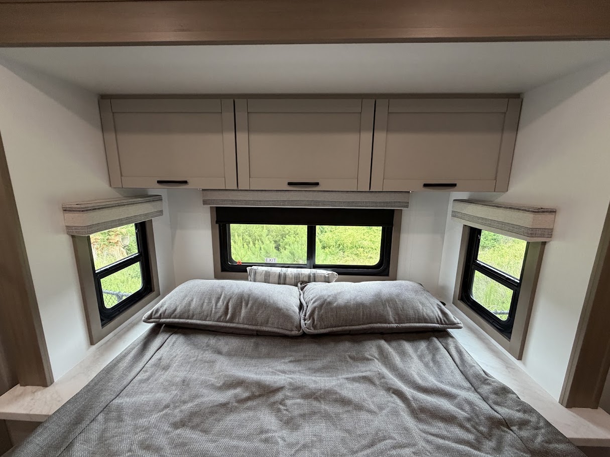 2027 JAYCO GREYHAWK XL 32U - Image 42