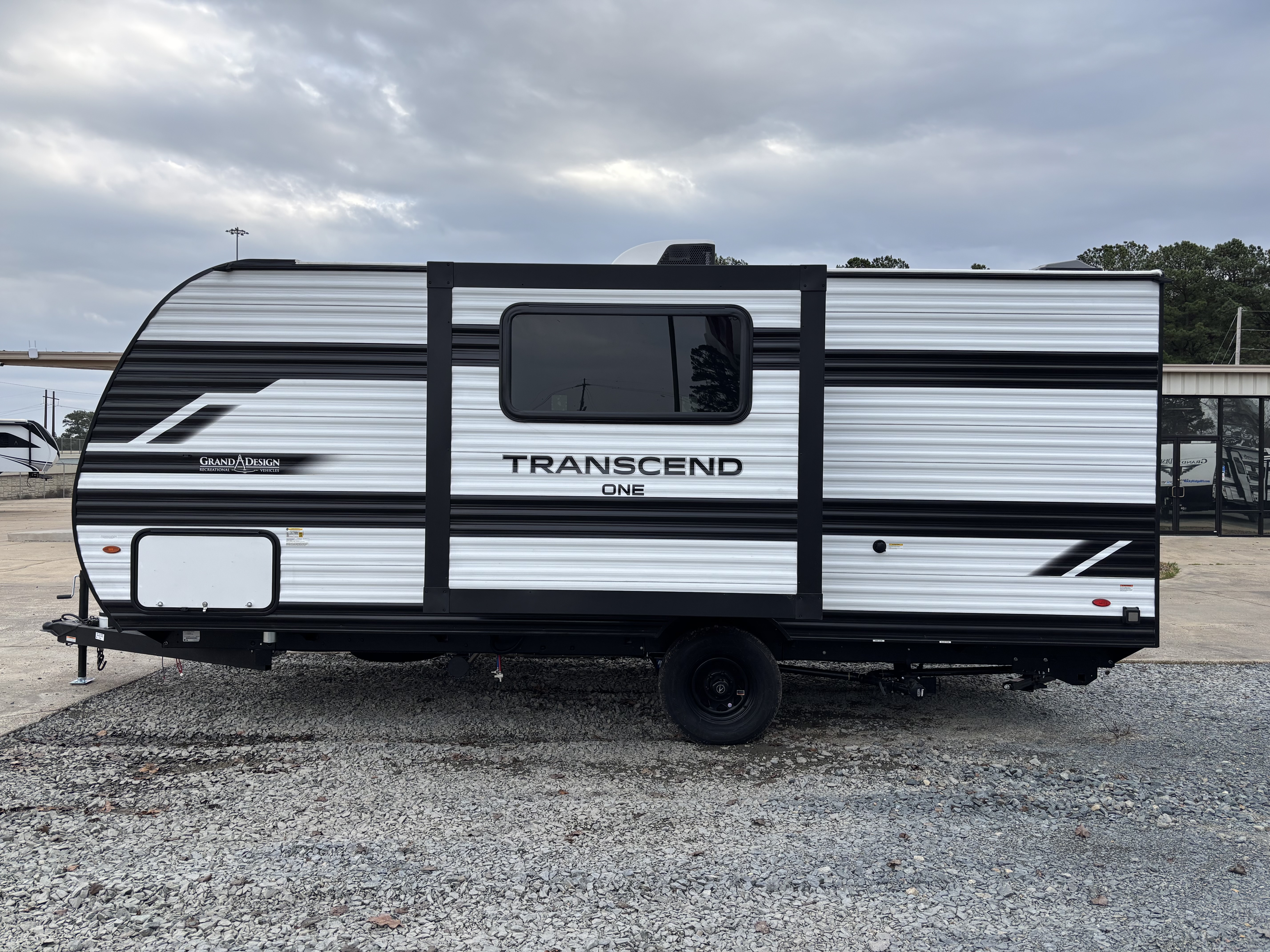 2026 Grand Design Transcend ONE 161DB - Image 5