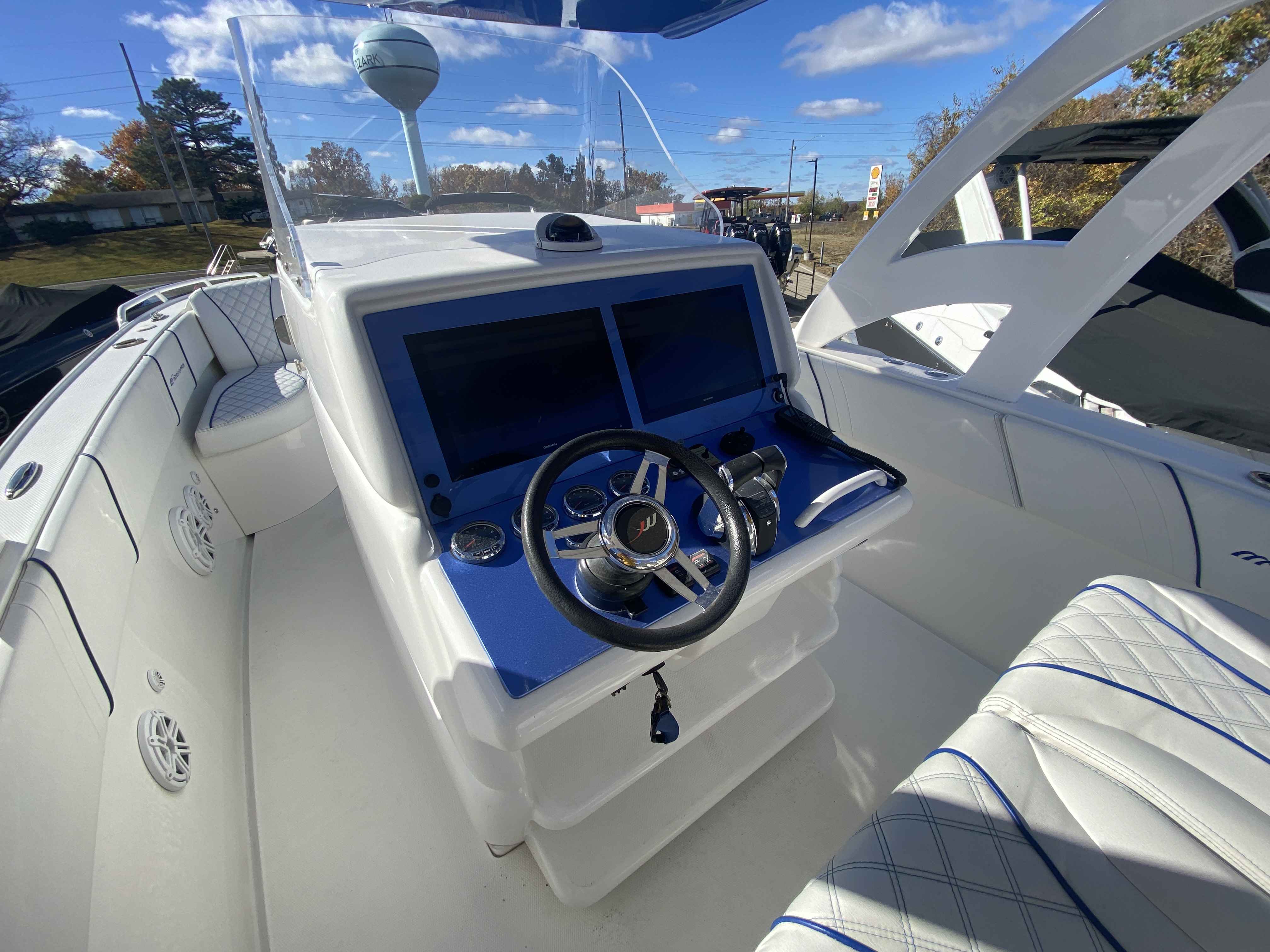 2017 Midnight Express 39 Cuddy  - Image 18