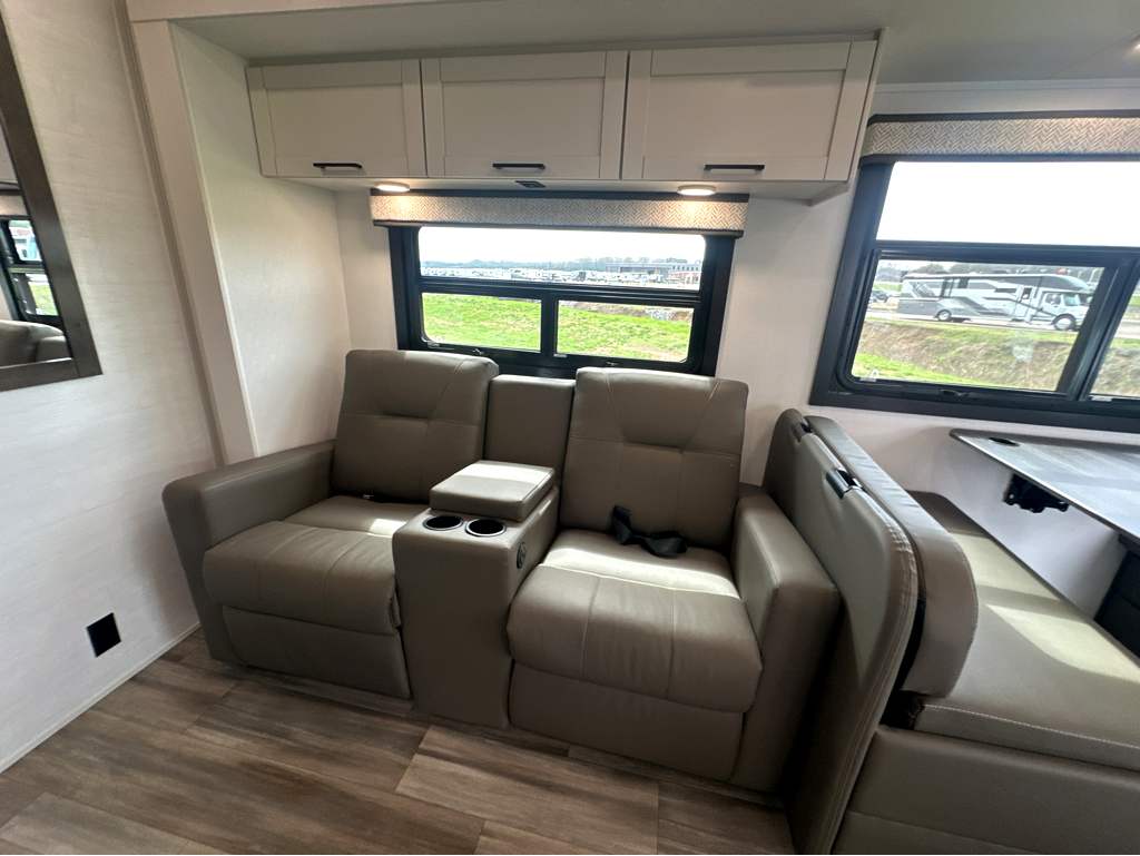 2026 JAYCO GREYHAWK 30Z - Image 16