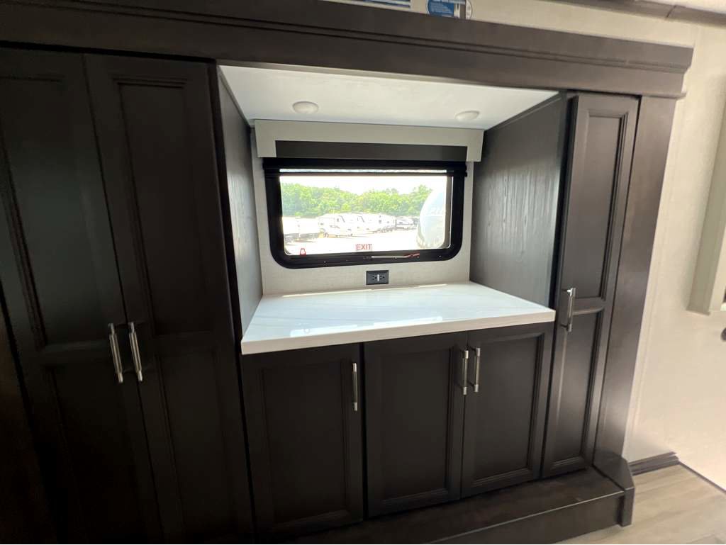 2025 Keystone ALPINE 3820FK - Image 16