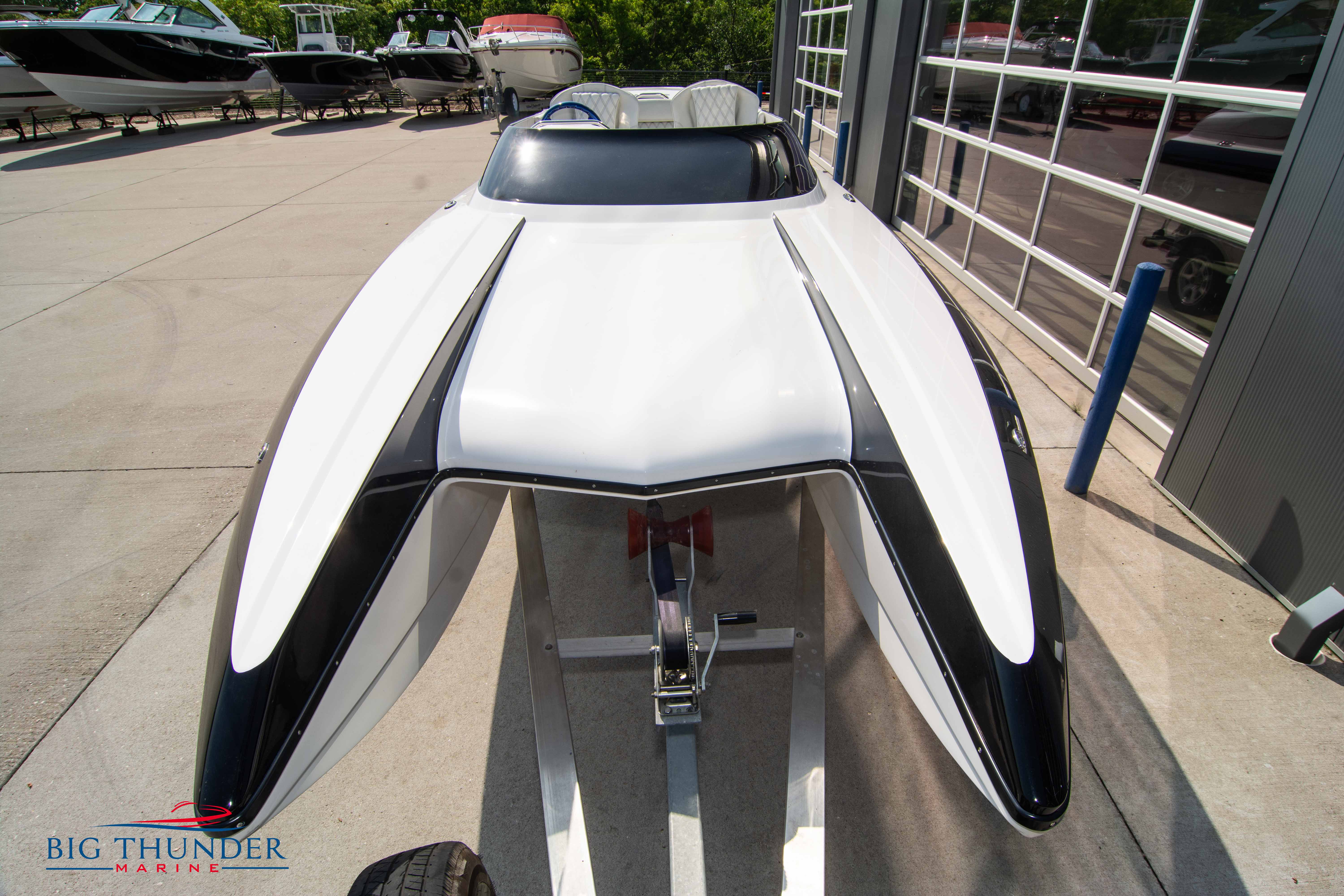 2019 Spectre Screaming Eagle 22 Talon - Image 9