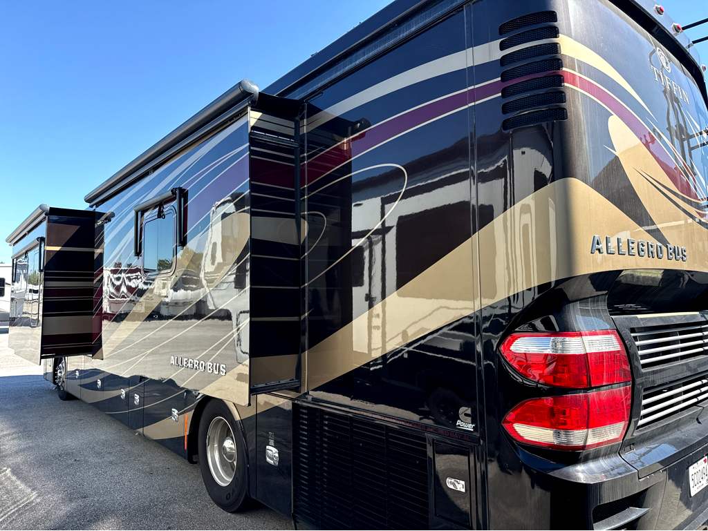 2016 TIFFIN ALLEGRO BUS 40 AP - Image 3