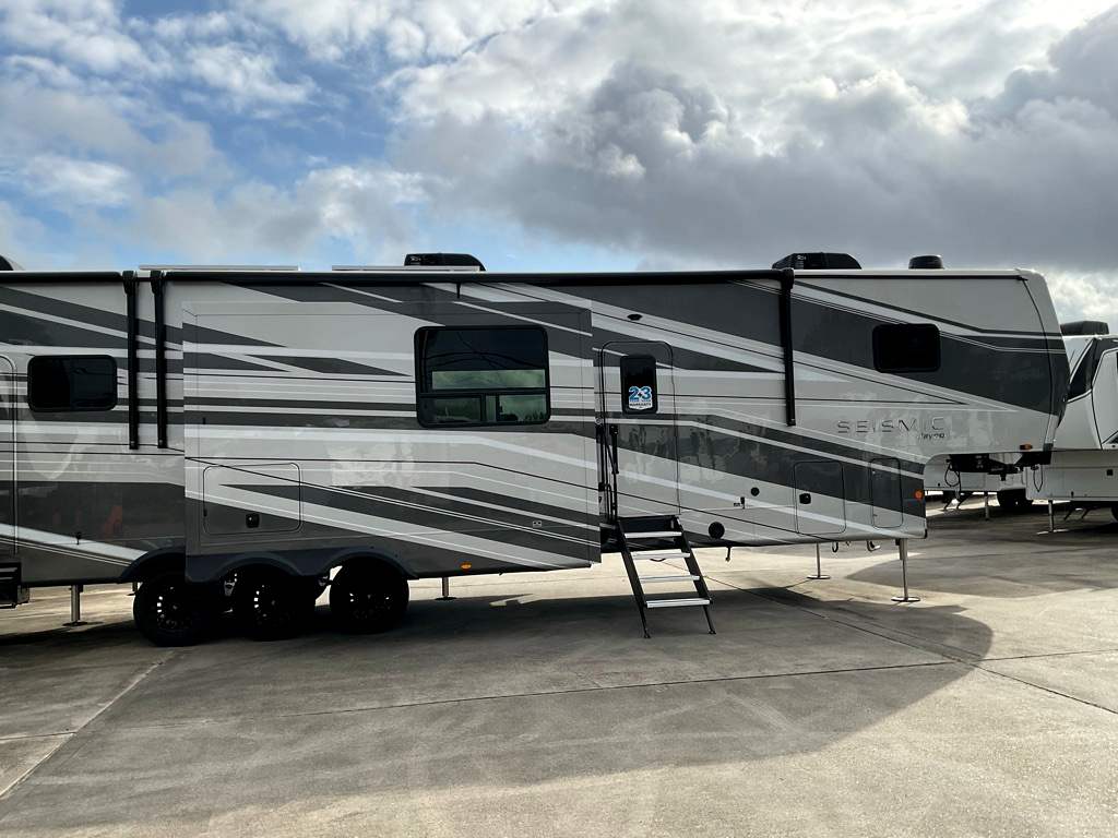 2026 JAYCO SEISMIC 399 - Image 31