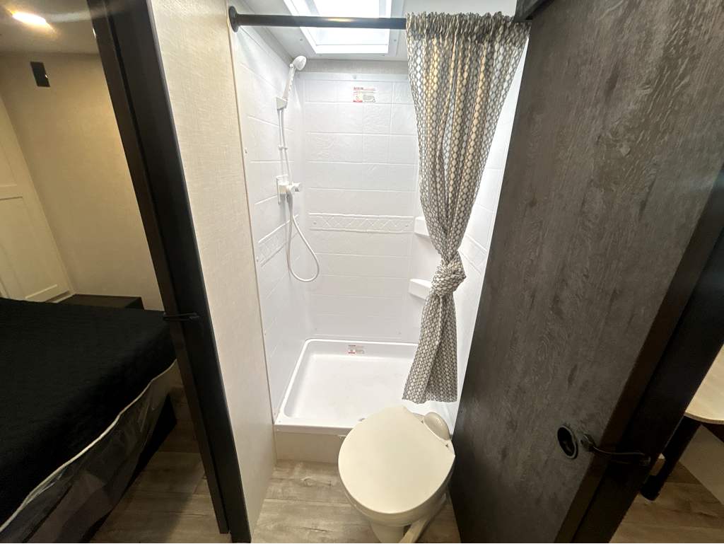 2026 VENTURE RV SIENNA 231VRK - Image 24