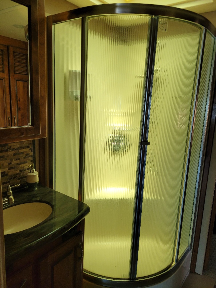 2012 Monaco RV Knight 40PDQ - Image 15