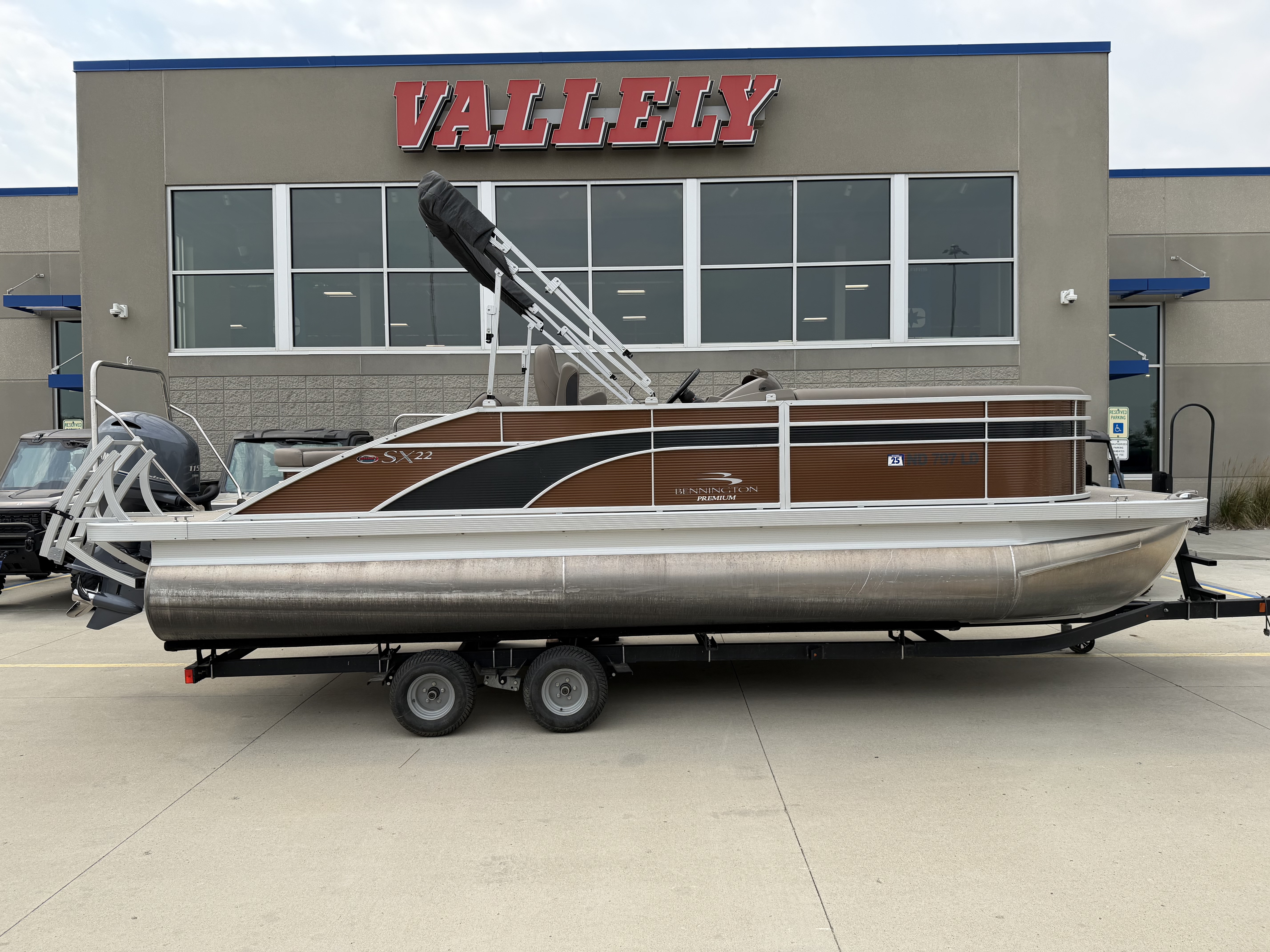 2020 BENNINGTON 22SX SWING BACK PREMIUM - Image 1