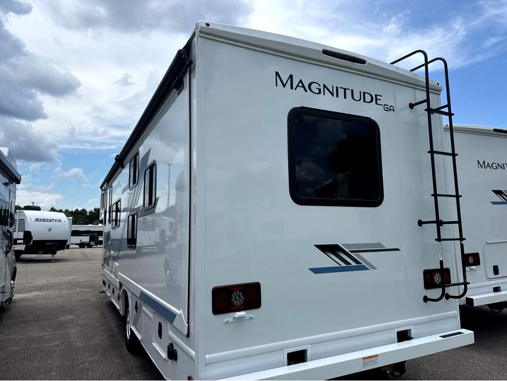 2027 THOR MOTOR COACH MAGNITUDE GA31 - Image 3