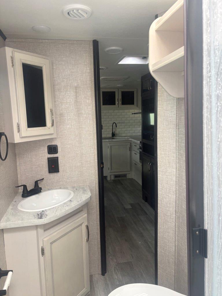 2023 Jayco Jay Feather 24BH - Image 22