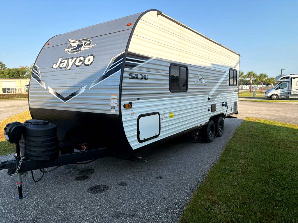 2025 JAYCO JAY FLIGHT SLX 210QB - Image 3