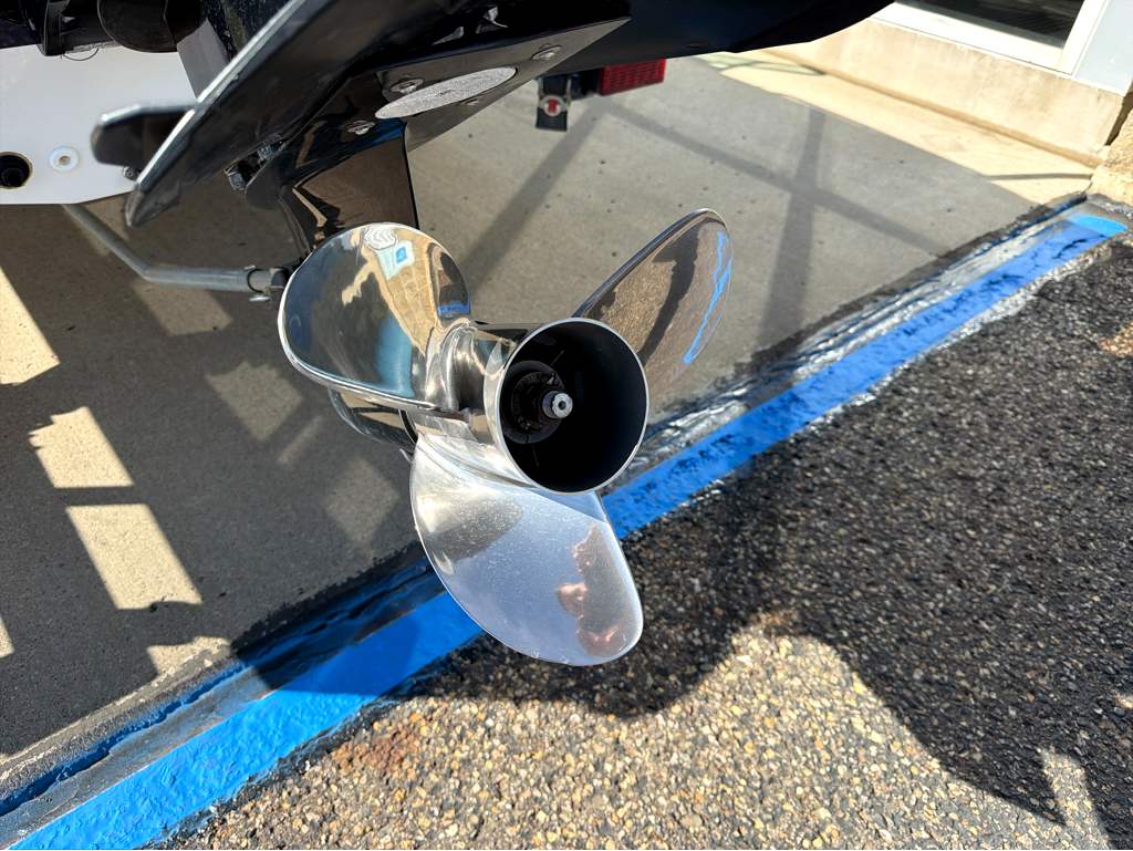 2019 Larson DFX 1750 - Image 10