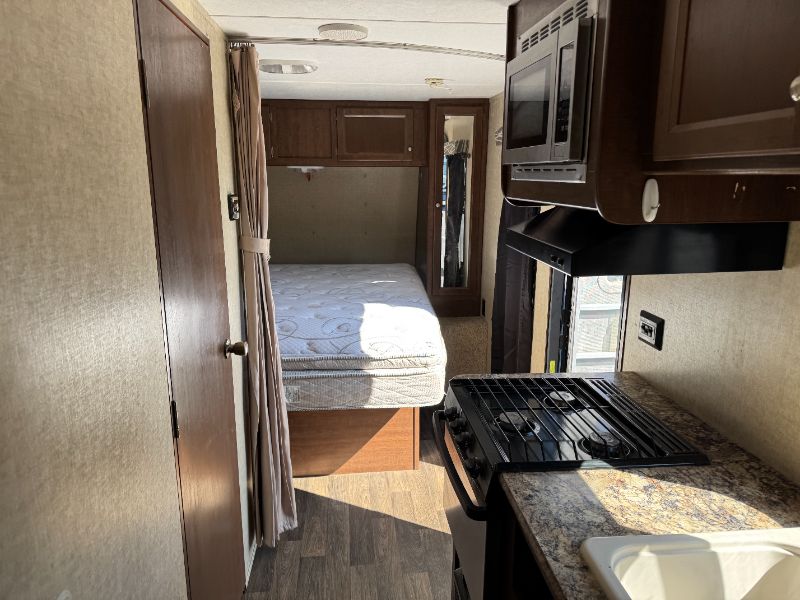 2016 Keystone Hideout 20RDWE - Image 15
