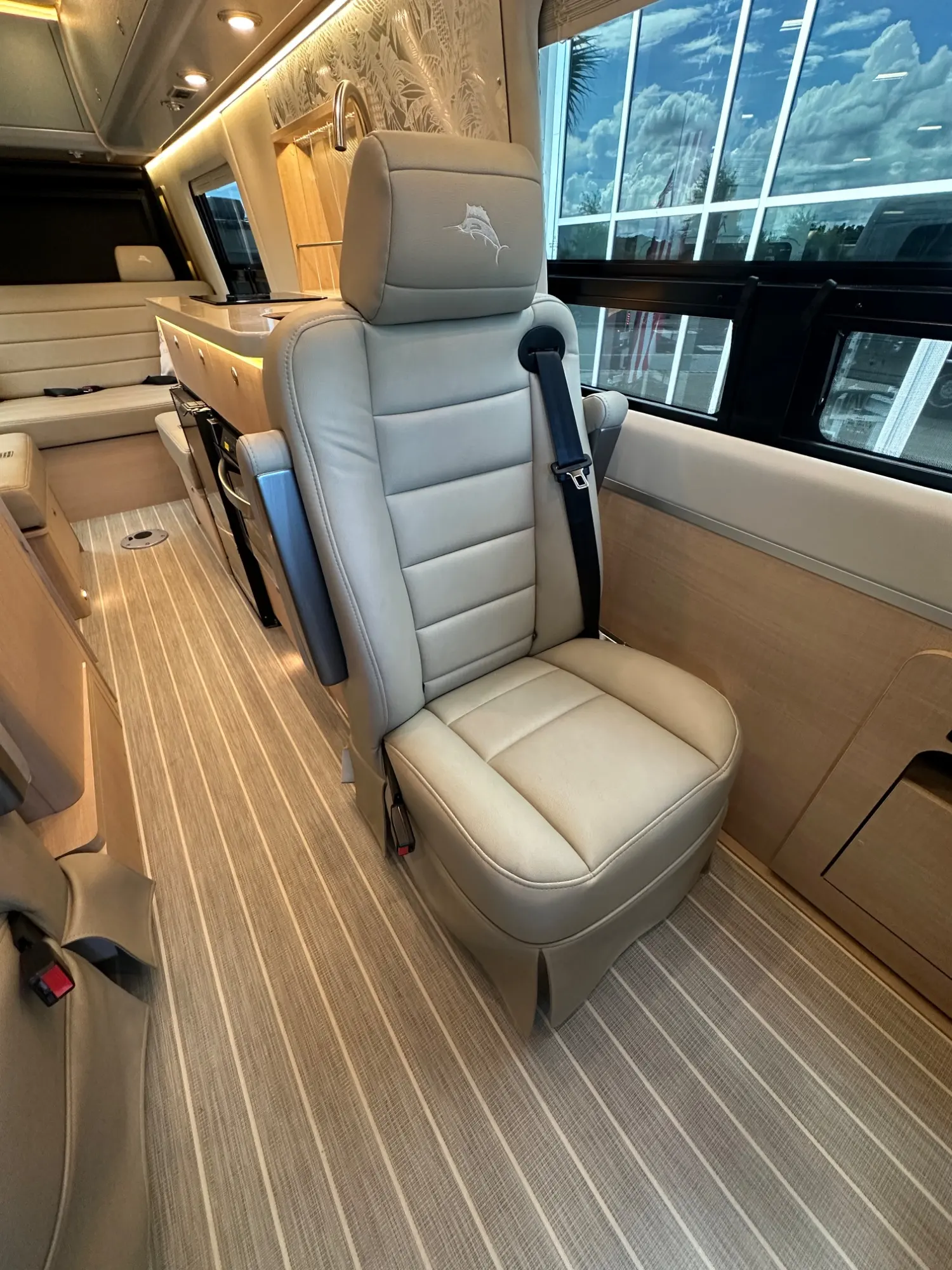 2027 Airstream Interstate 24GL Tommy Bahama - Image 16