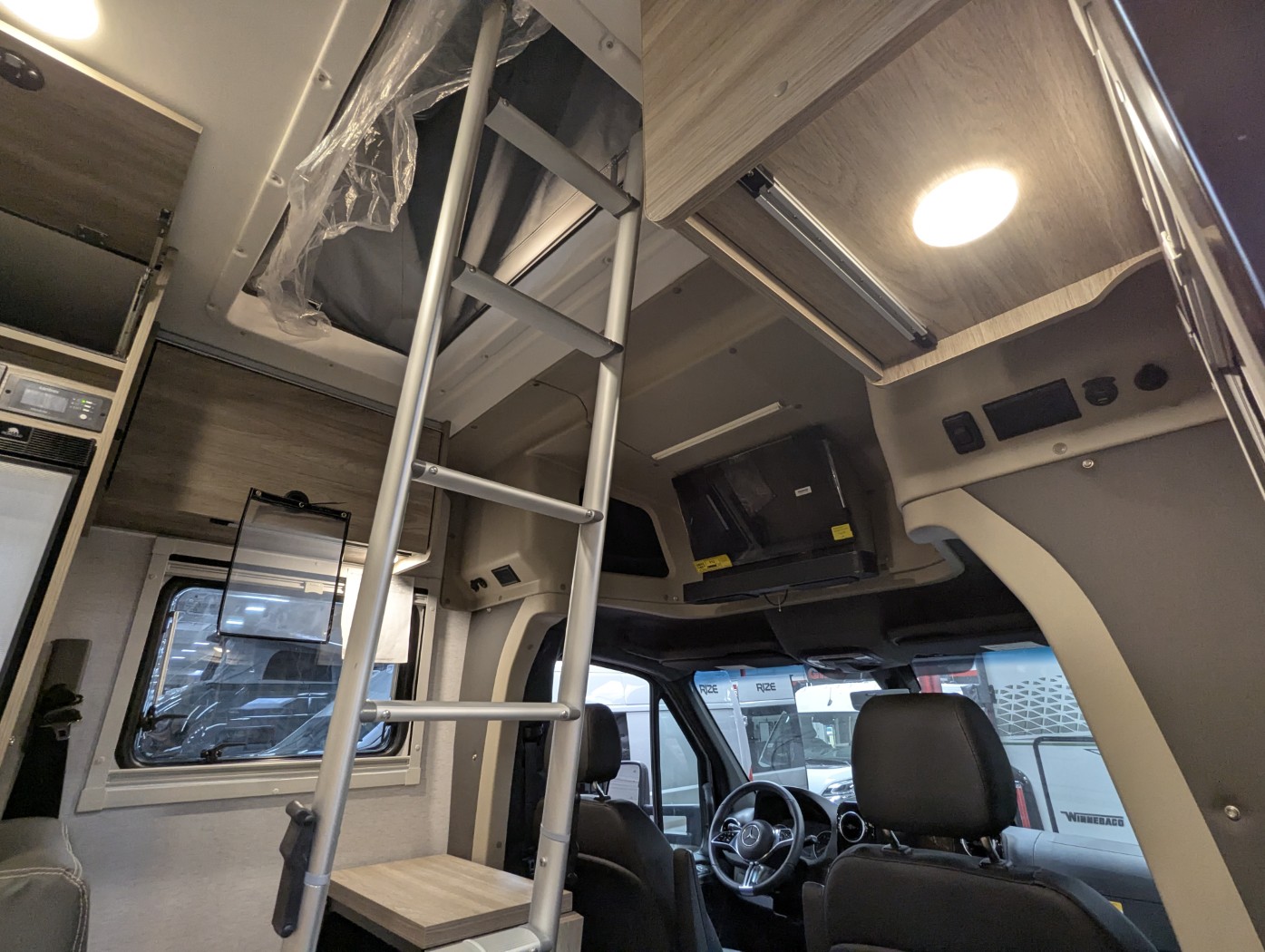 2027 Winnebago EKKO Sprinter 23B – Pop Top AWD - Image 18