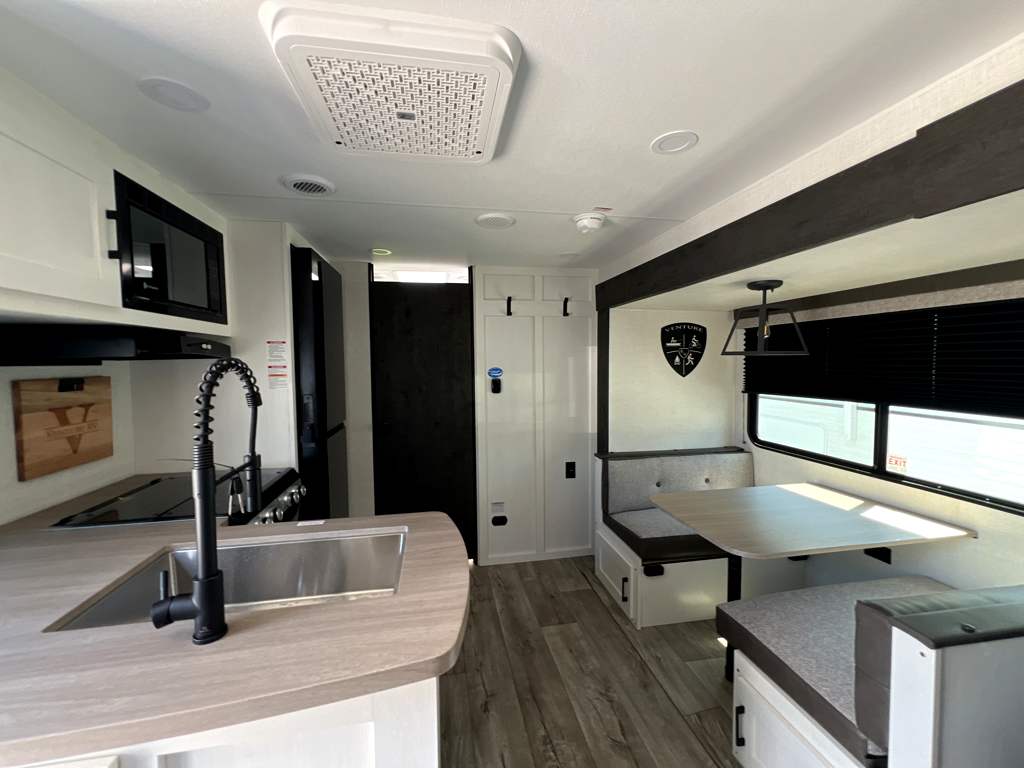 2026 VENTURE RV SIENNA 251VRB - Image 10