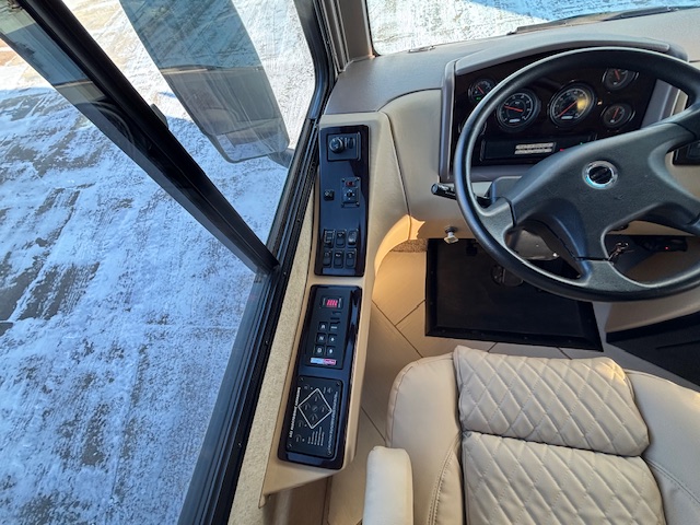 2014 Coachmen Cross Country 404RB - Image 57