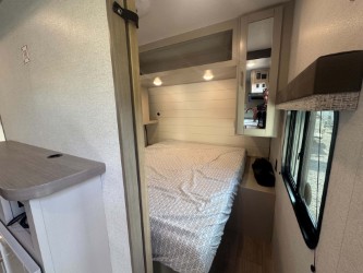 2027 Jayco Jay Flight SLX 261BHS - Image 17