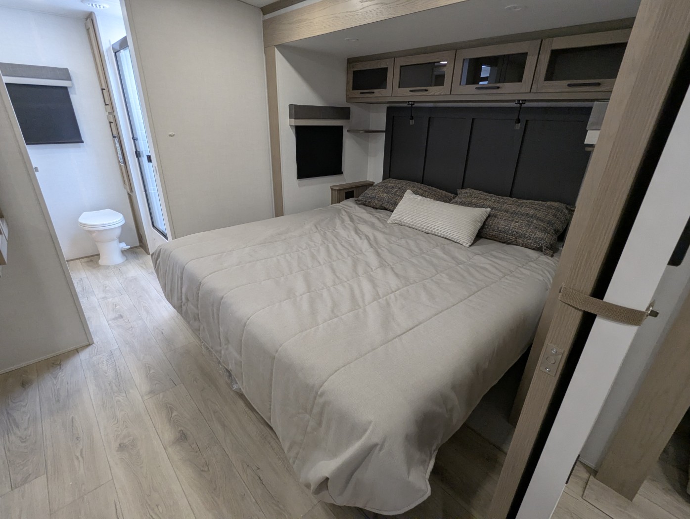 2026 Forest River Rockwood Signature 8263MBR - Image 20